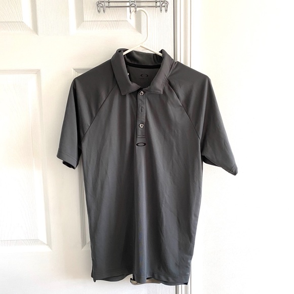 Men’s Oakley polo - Picture 1 of 3